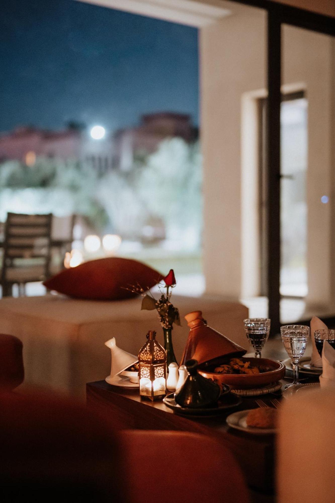 Les Roses By La Siredrah Hotel Ait Bou Zguia Exterior photo