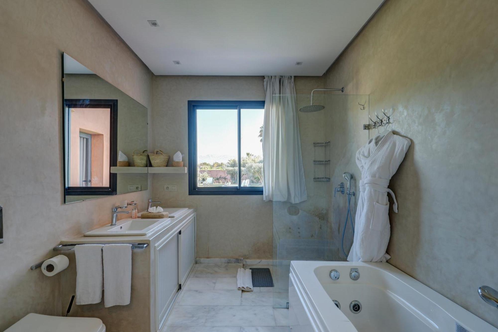 Les Roses By La Siredrah Hotel Ait Bou Zguia Exterior photo